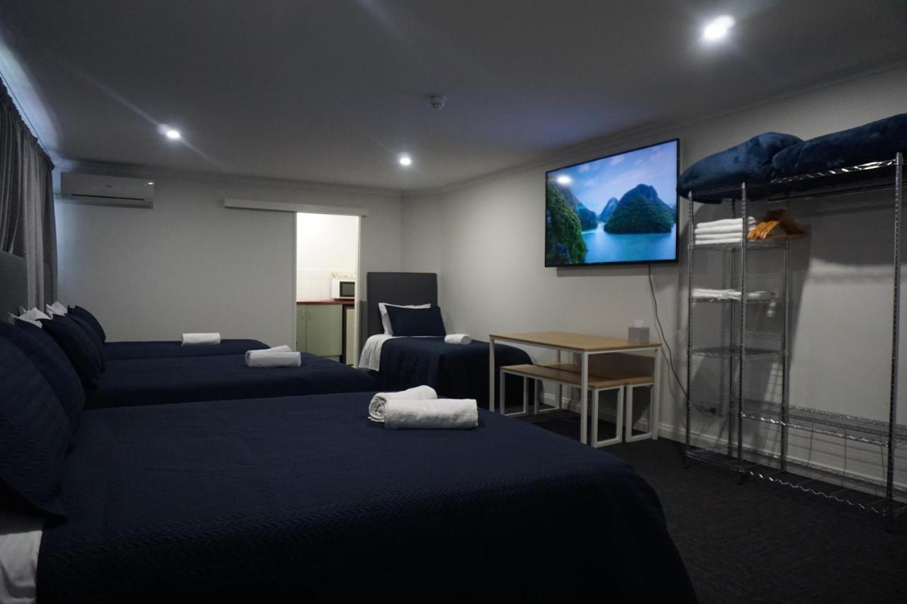 Warners Bay Hotel Ngoại thất bức ảnh